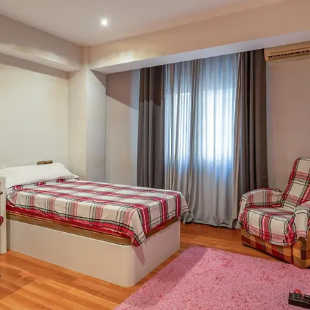 3 Bedroom Amazing In Альмерия